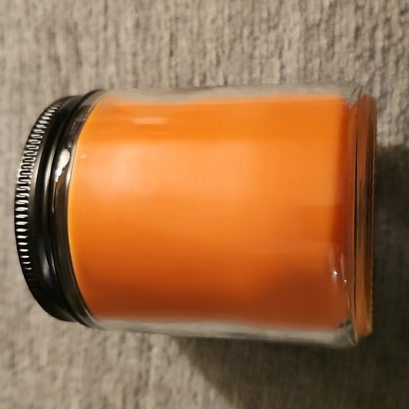 Bath & Body Works "Pumpkin Carving" 7 Oz Single Wick Candle NWT - Picture 2 of 5